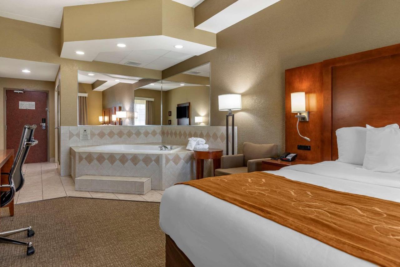 Comfort Suites Grand Rapids South Kentwood Экстерьер фото