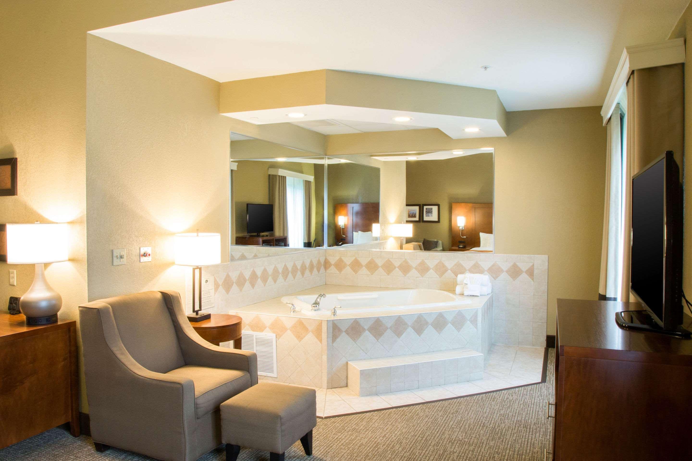 Comfort Suites Grand Rapids South Kentwood Экстерьер фото