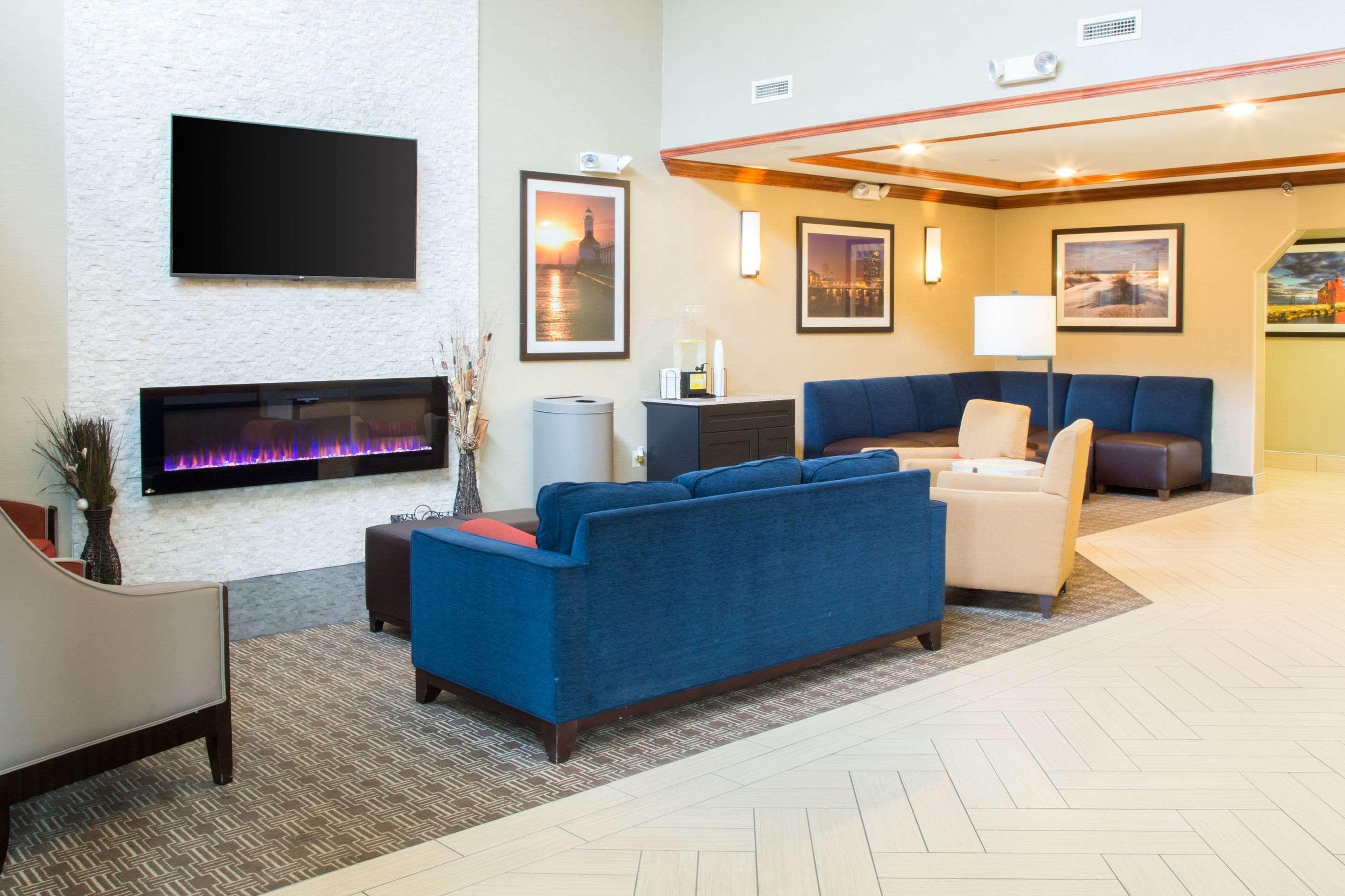 Comfort Suites Grand Rapids South Kentwood Экстерьер фото