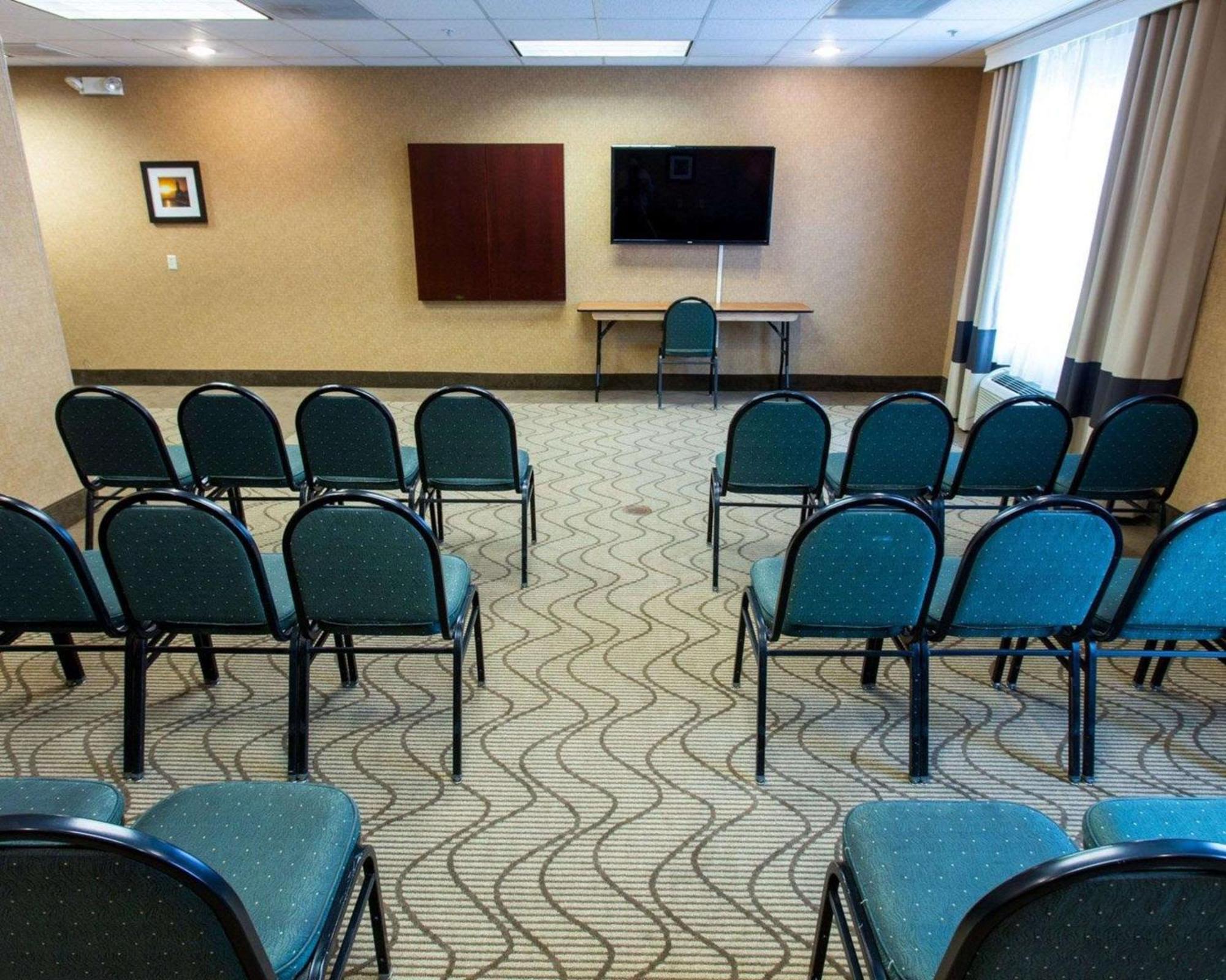 Comfort Suites Grand Rapids South Kentwood Экстерьер фото