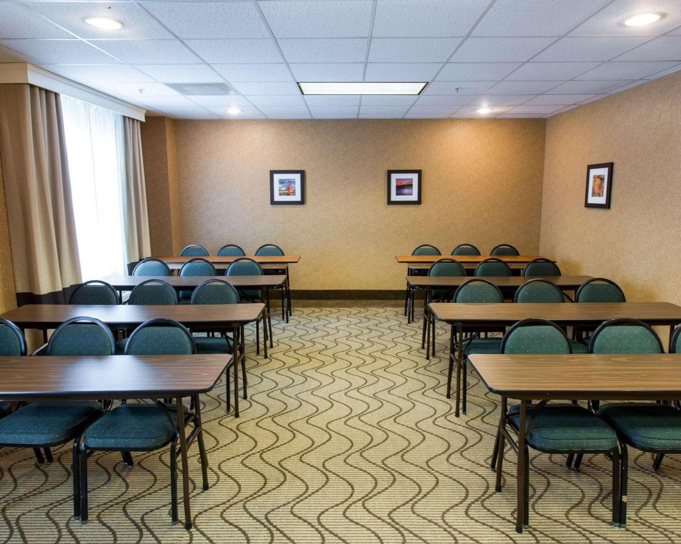 Comfort Suites Grand Rapids South Kentwood Экстерьер фото